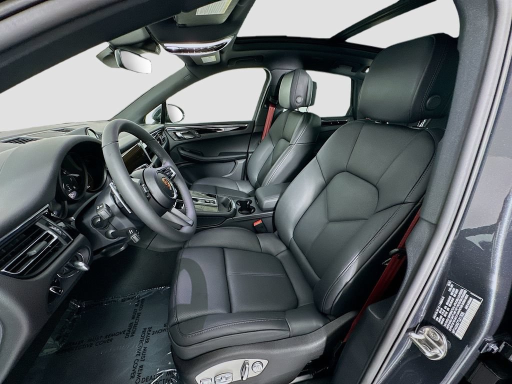 New 2026 Porsche Macan AWD/4WD image 5