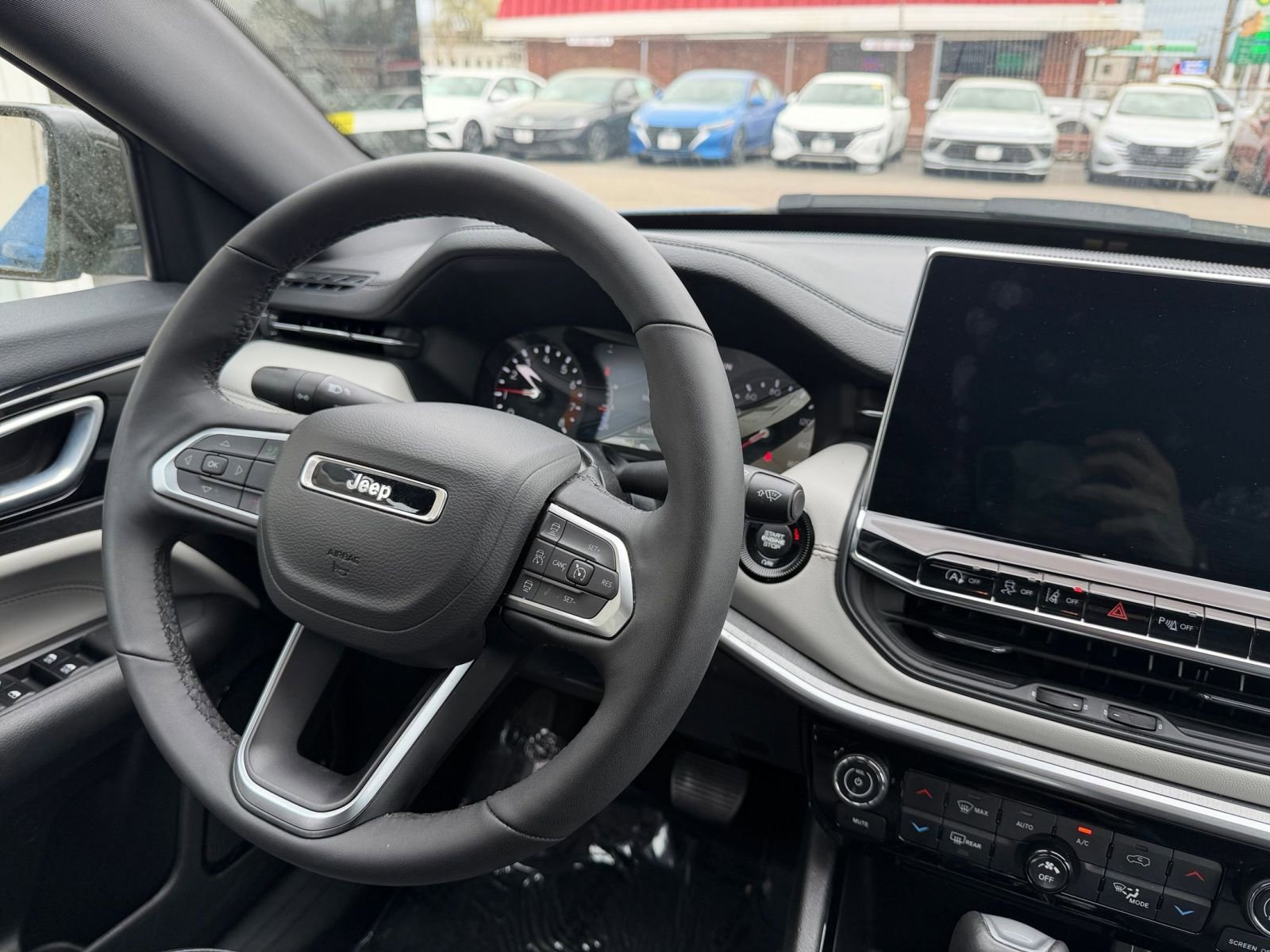 Used 2025 Jeep Compass Limited image 35