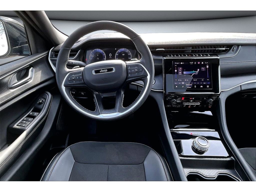 Certified 2025 Jeep Grand Cherokee Altitude image 6