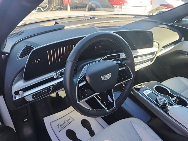 Used 2025 Cadillac Lyriq Sport image 4