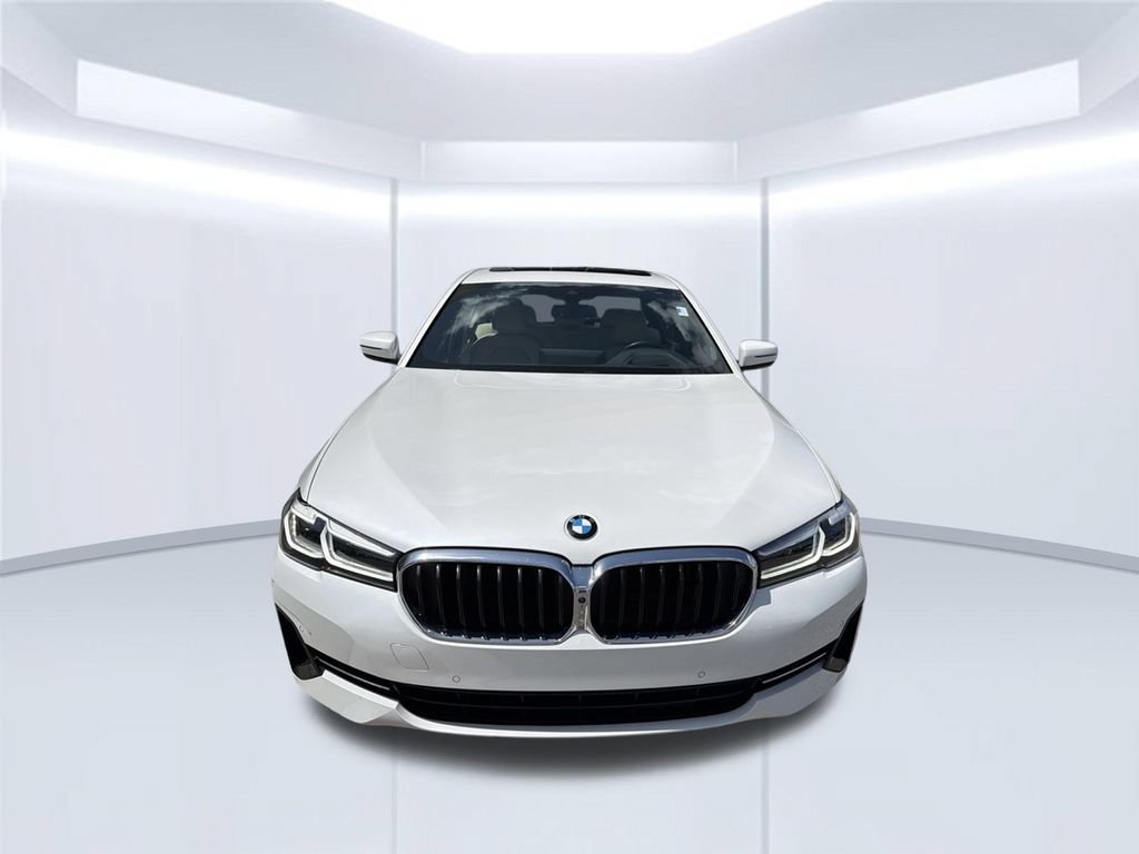 Used 2021 BMW 530i w/ Premium Package RWD image 2