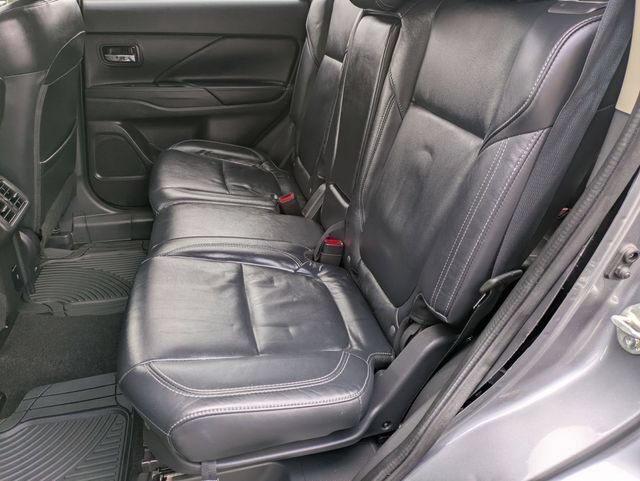 Used 2020 Mitsubishi Outlander SEL AWD/4WD image 30