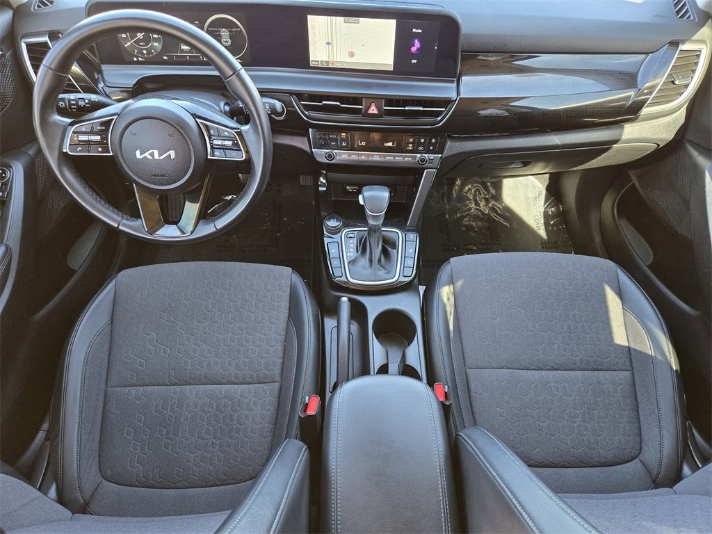 Certified 2024 Kia Seltos X-Line image 5