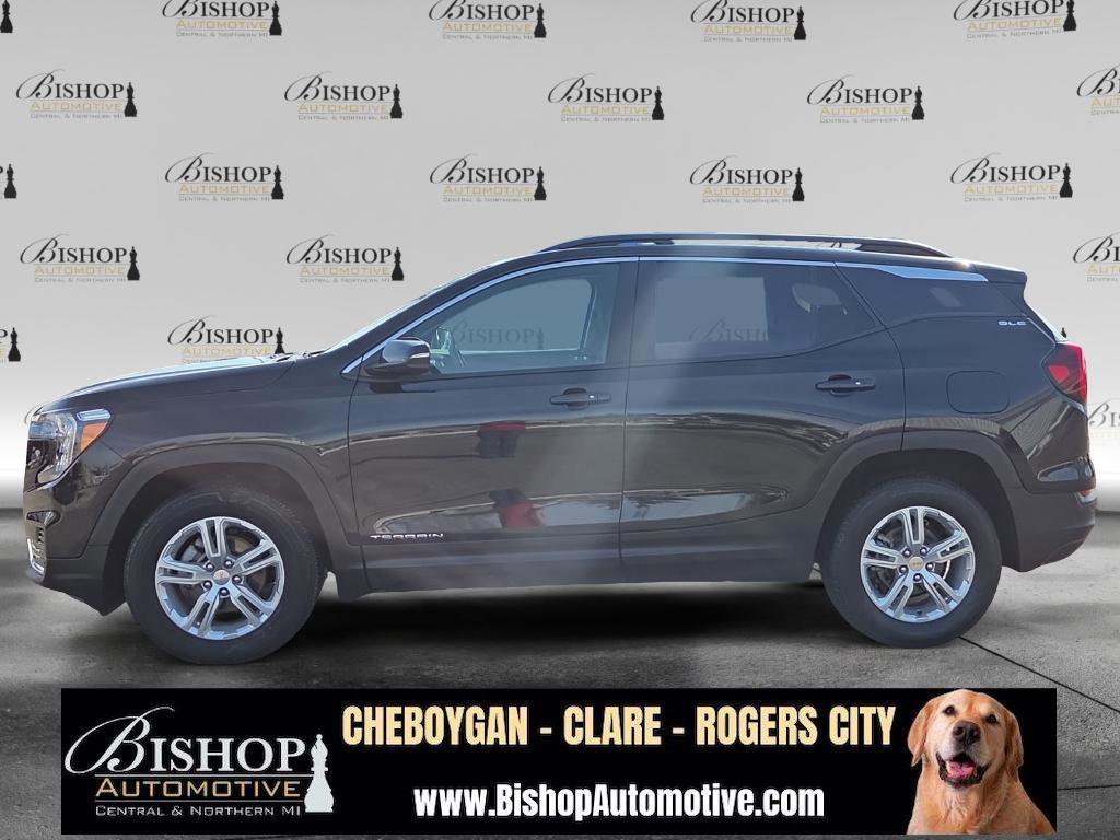 Used 2024 GMC Terrain SLE w/ Driver Convenience Package image 18