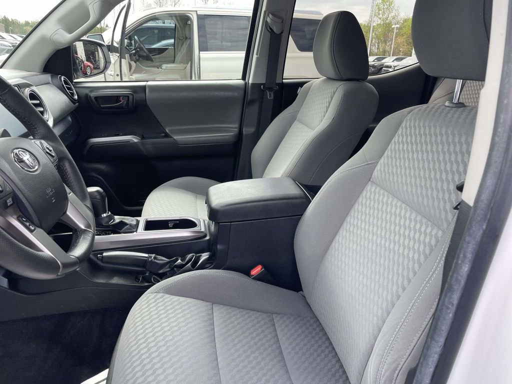 Used 2023 Toyota Tacoma SR5 w/ Technology Package image 28