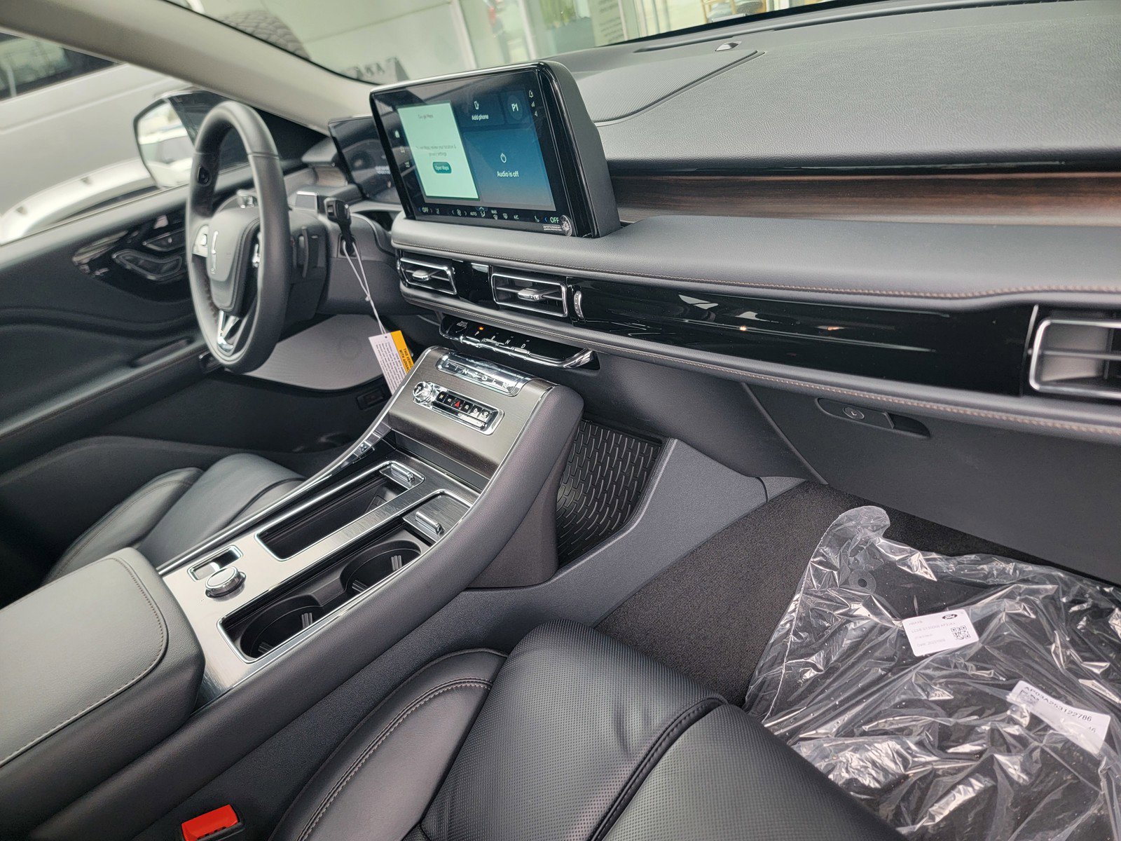 New 2026 Lincoln Aviator Reserve w/ Luxury Package RWD image 17