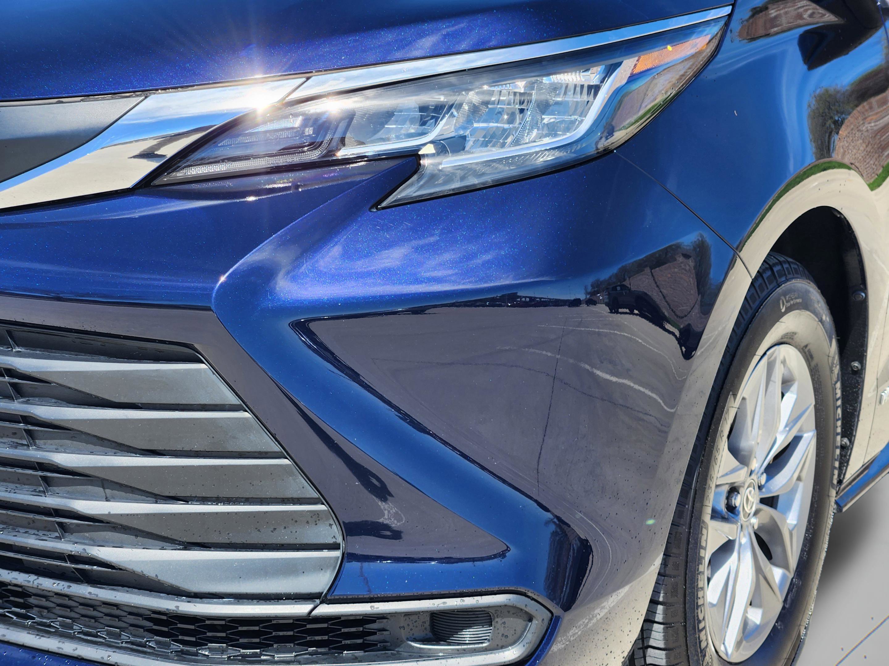 Used 2021 Toyota Sienna LE image 9