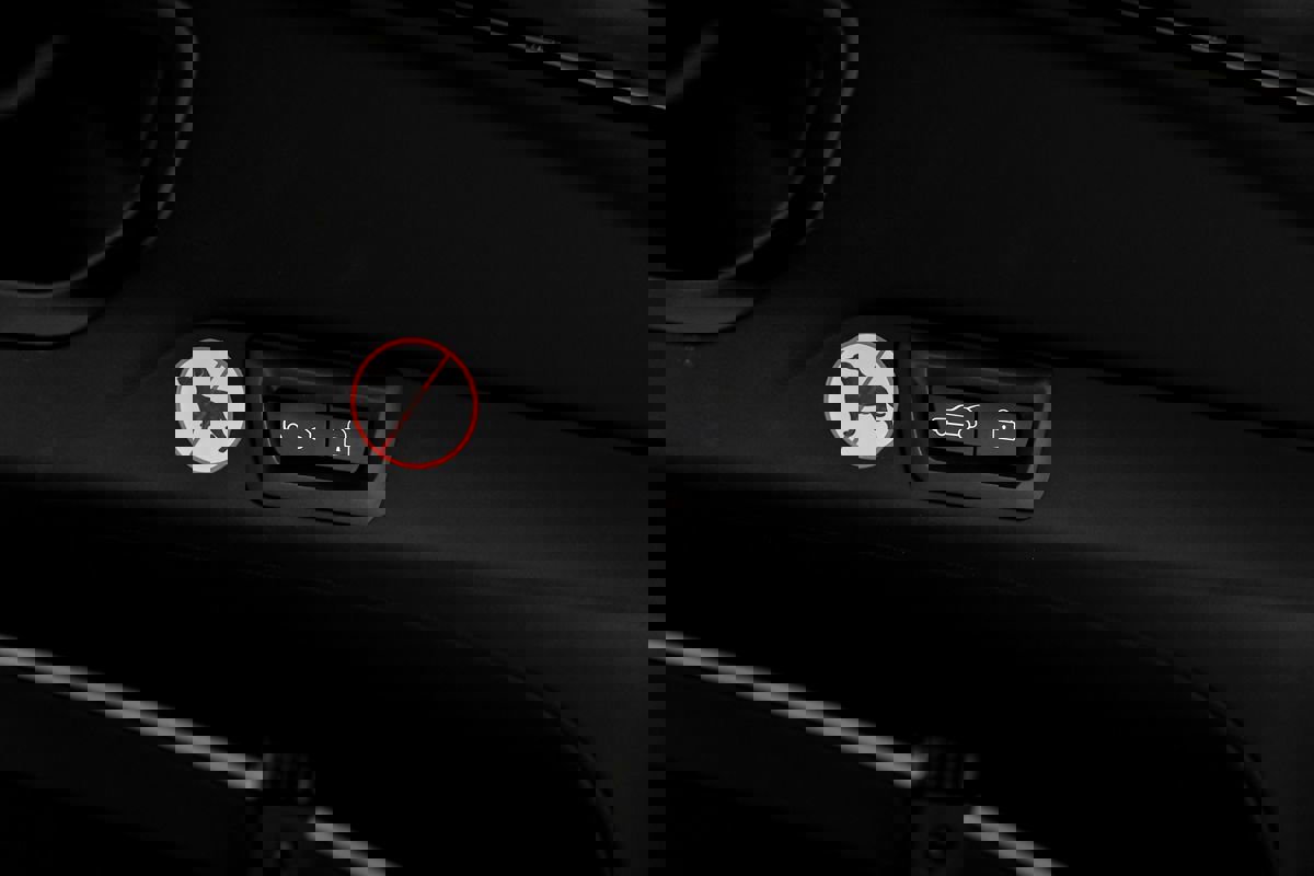 Used 2022 Rolls-Royce Cullinan Black Badge w/ Dark Exterior Package image 63