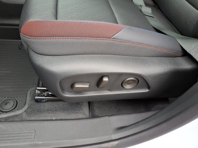 New 2026 Chevrolet Equinox RS w/ Convenience Package III AWD/4WD image 7