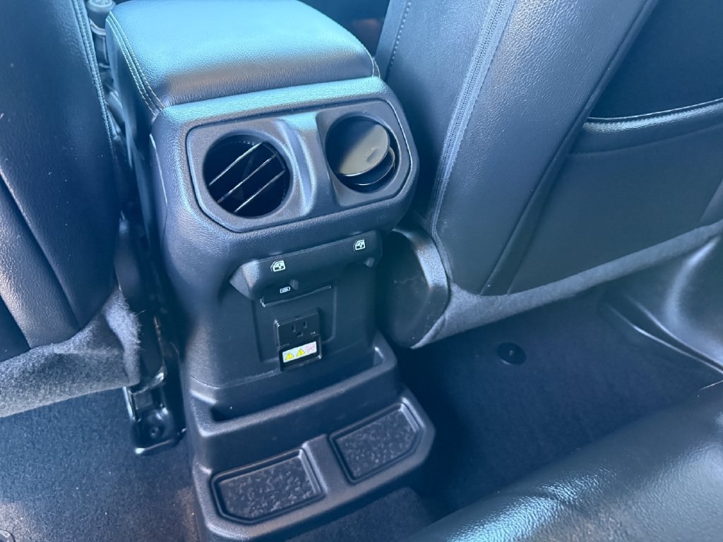 Used 2023 Jeep Wrangler Unlimited Sahara AWD/4WD image 28