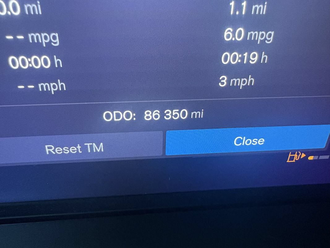 Used 2024 Volvo XC60 B5 Plus AWD/4WD image 18