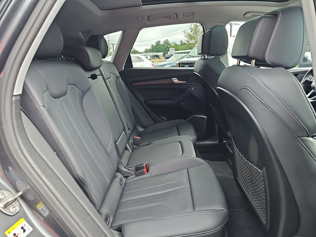 Used 2024 Audi Q5 e Premium w/ Convenience Package AWD/4WD image 28