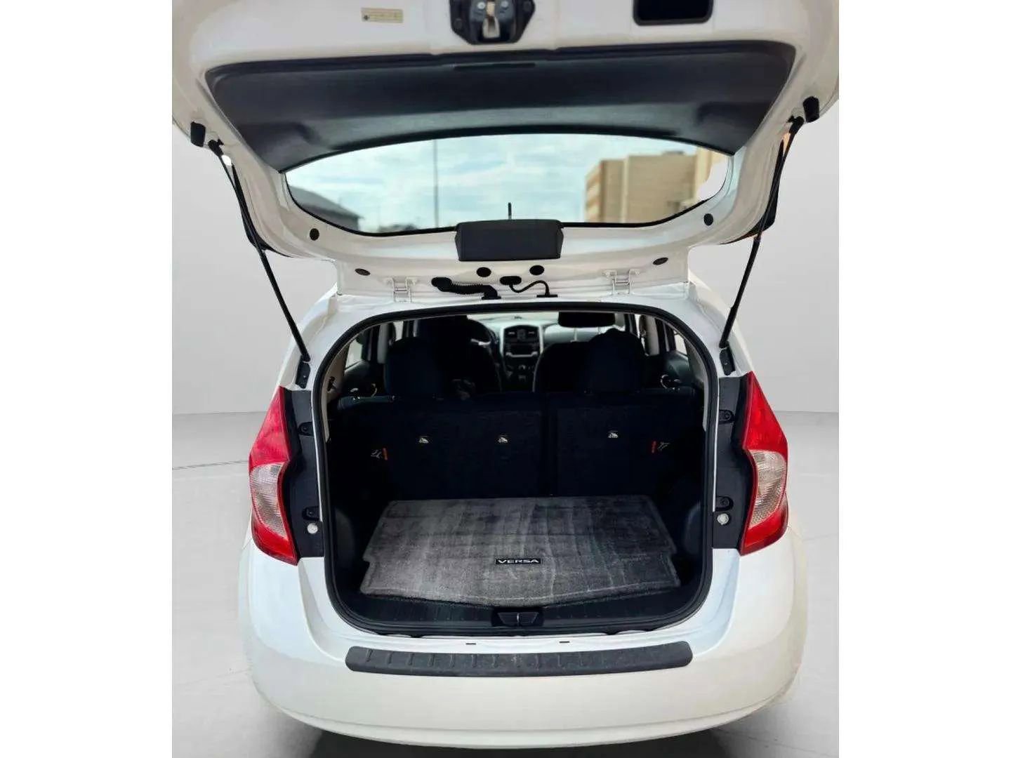 Used 2016 Nissan Versa Note SV image 17