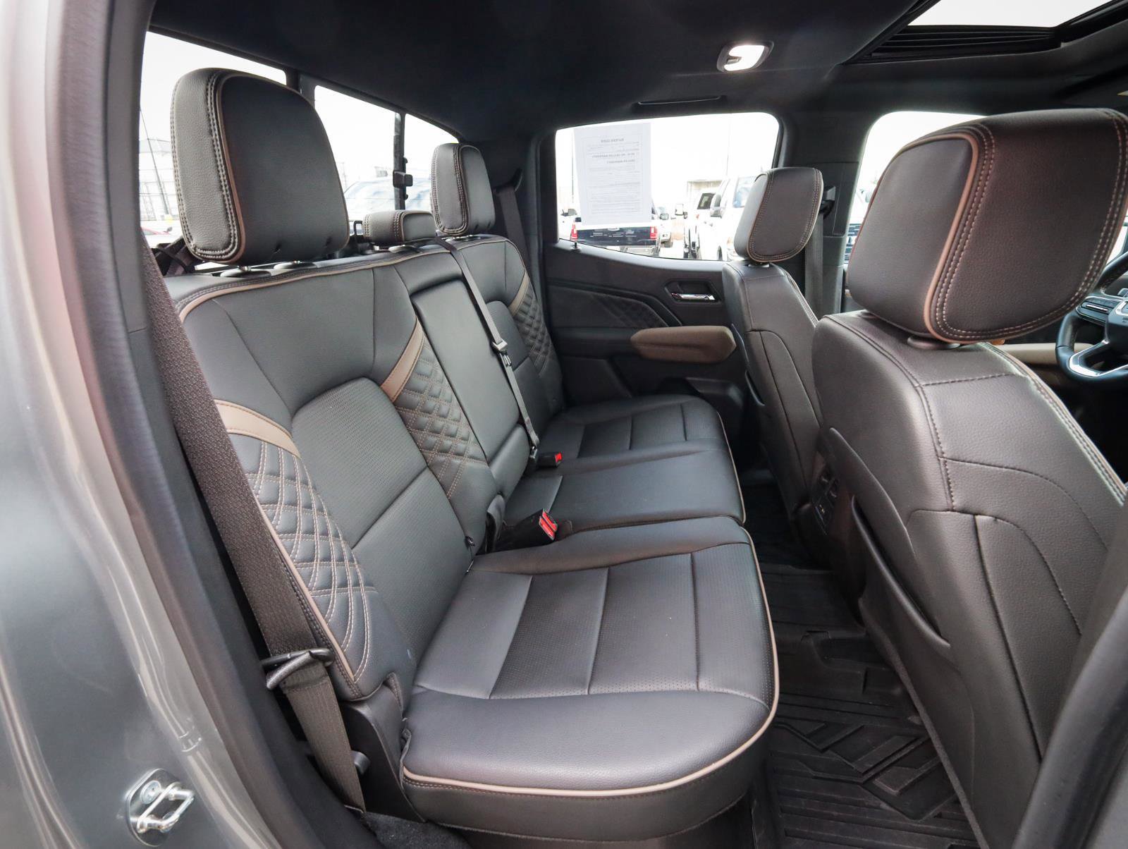 Used 2023 GMC Canyon Denali image 30