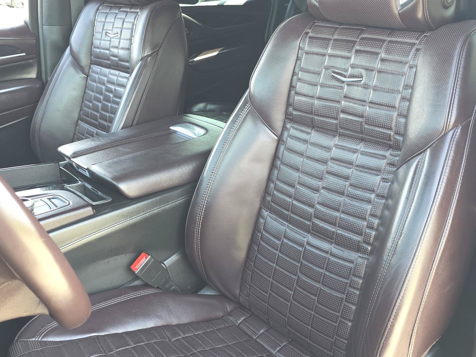 Used 2023 Cadillac Escalade ESV Sport Platinum w/ LPO, ONYX Package AWD/4WD image 21