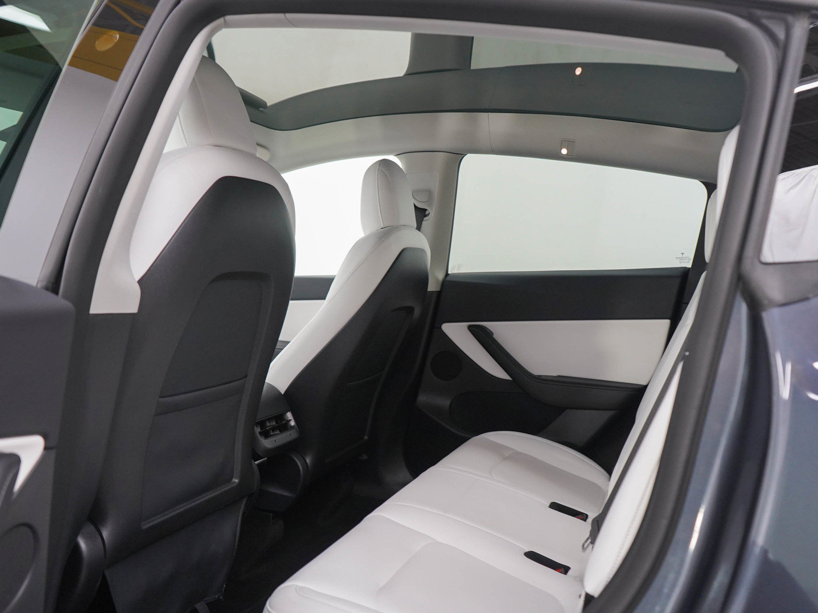 Used 2022 Tesla Model Y Performance AWD/4WD image 18