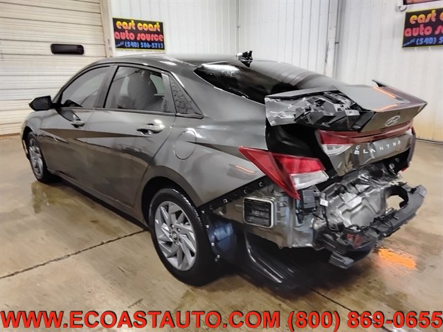 Used 2024 Hyundai Elantra SEL FWD image 3