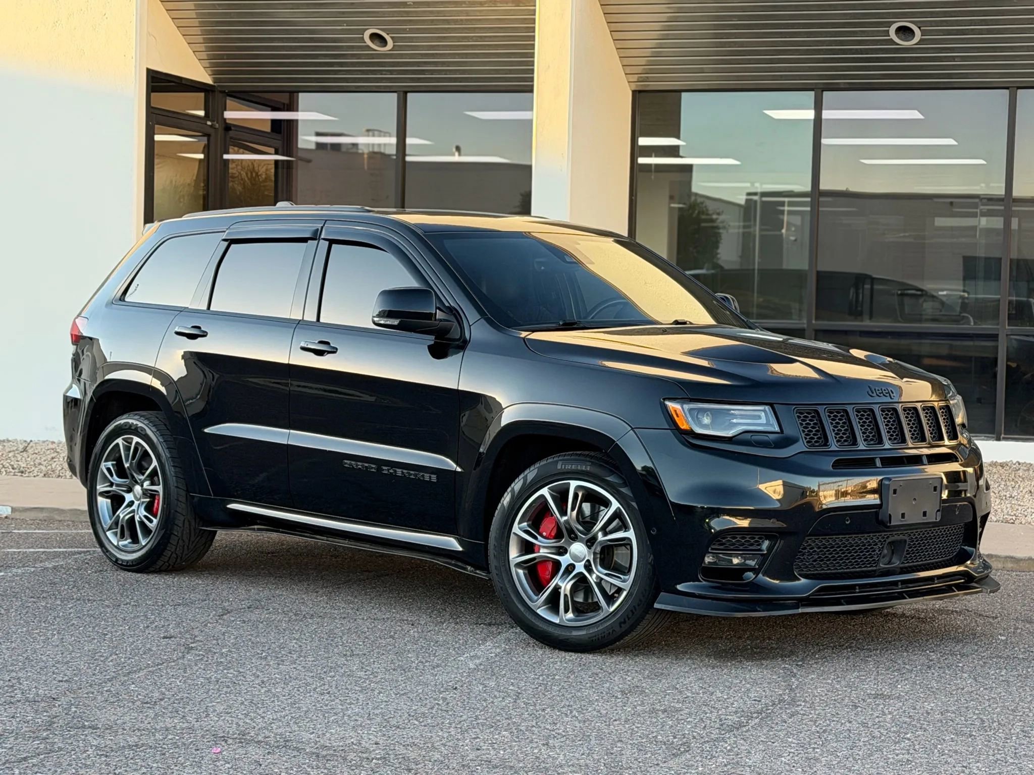 Used 2018 Jeep Grand Cherokee SRT image 8