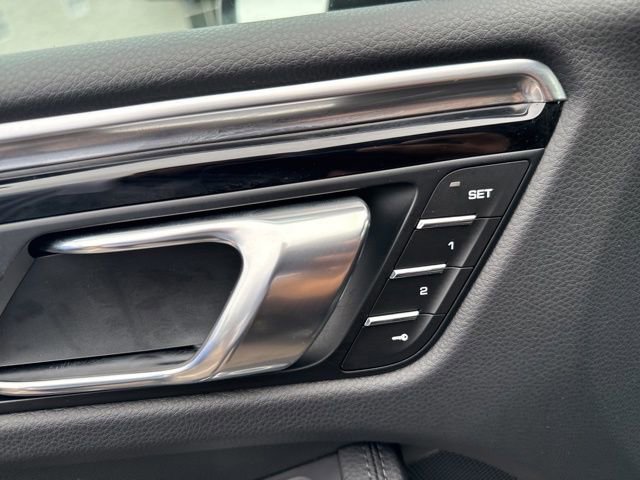 Used 2024 Porsche Macan Base image 22