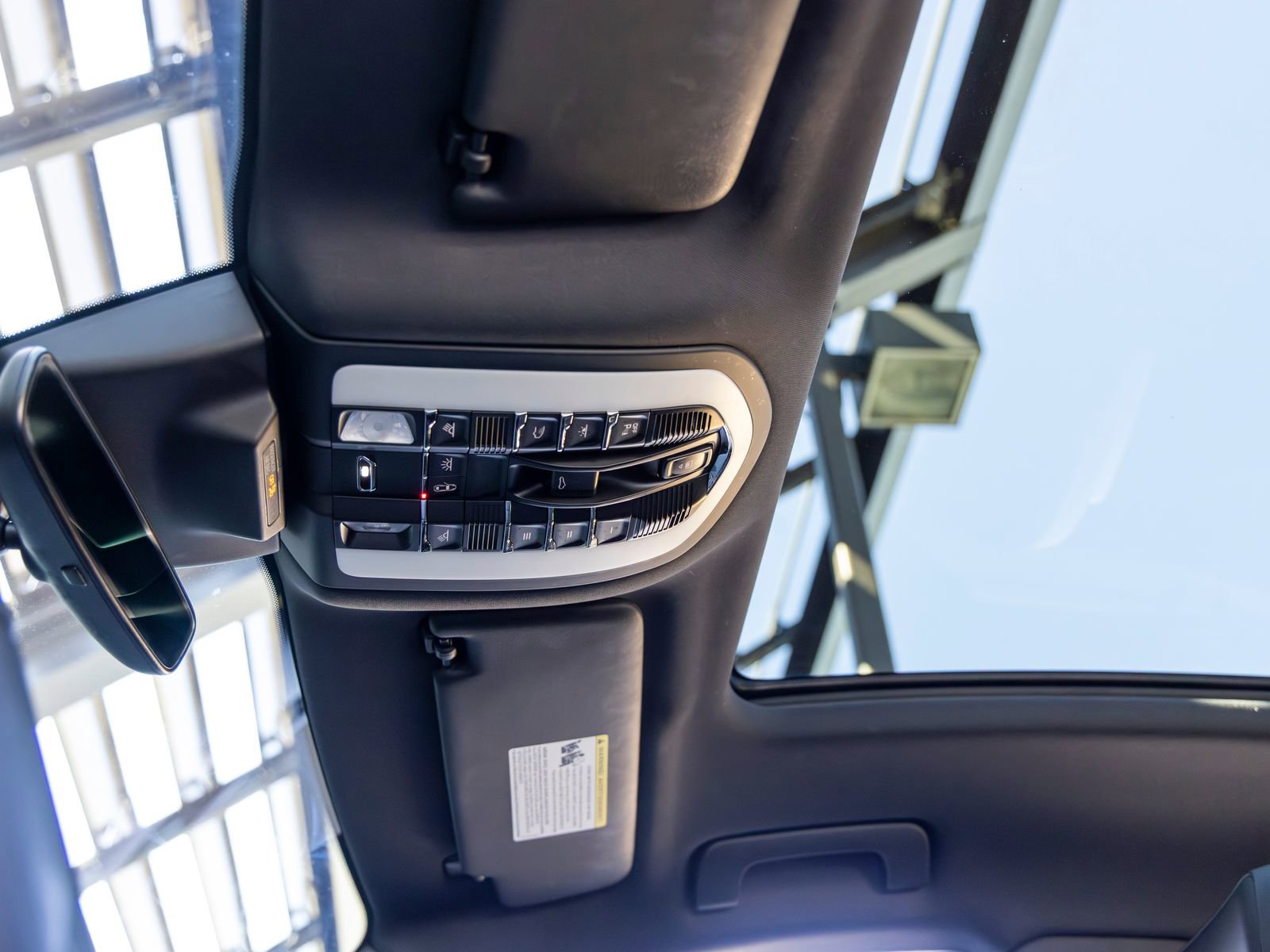 Certified 2024 Porsche Macan image 28