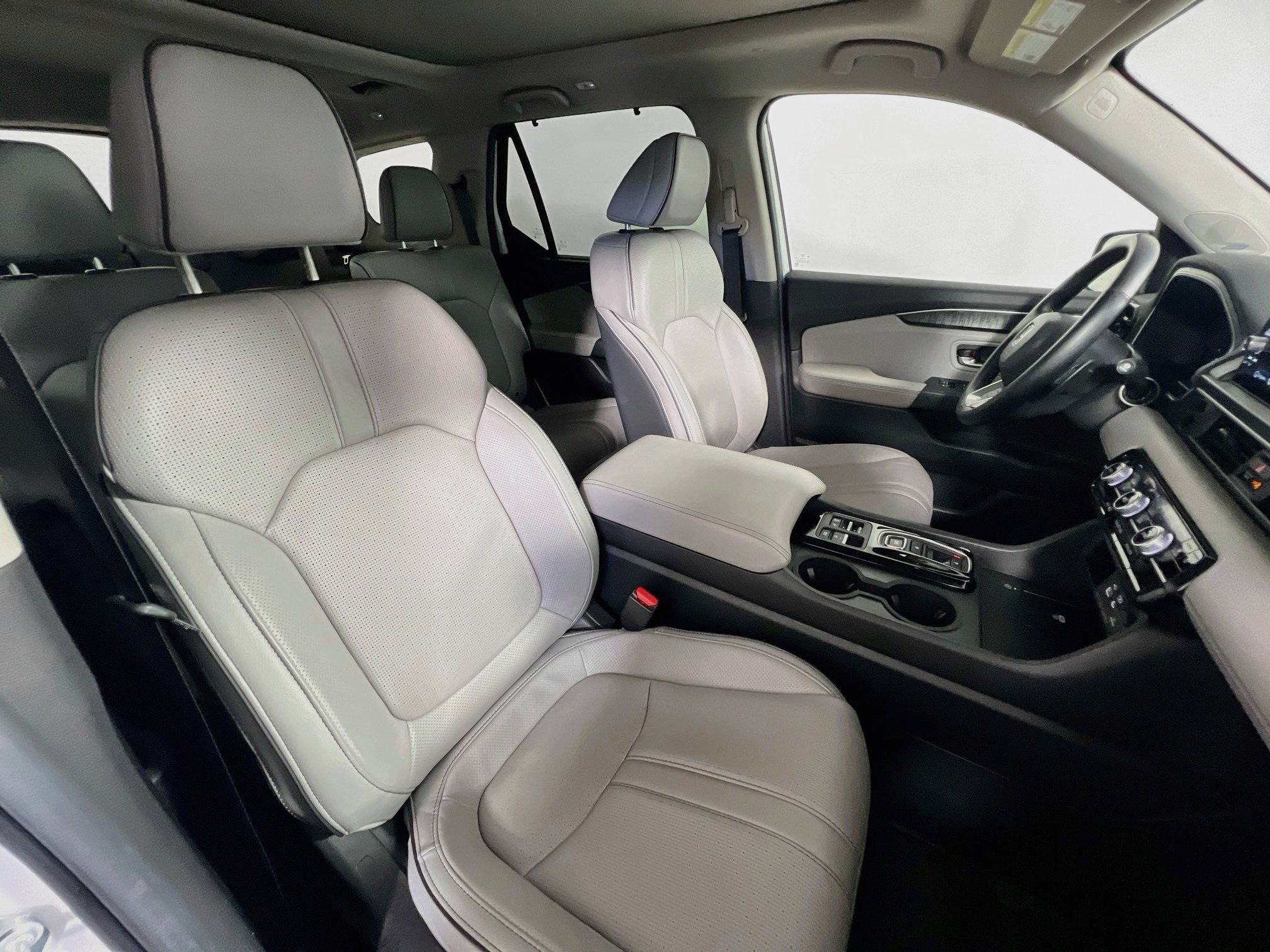 Used 2025 Honda Pilot Elite image 30