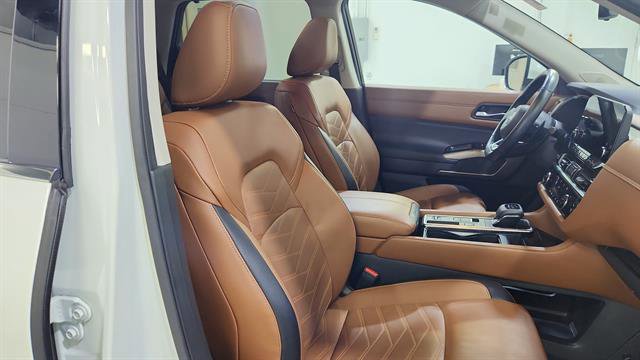 Certified 2023 Nissan Pathfinder Platinum FWD image 28