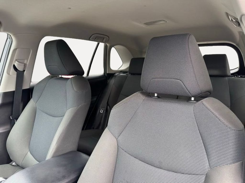 Used 2022 Toyota RAV4 LE w/ Carpet Mat Package (TMS) AWD/4WD image 21