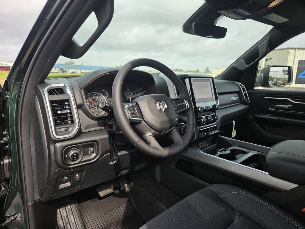 New 2026 RAM 1500 4x4 Crew Cab image 15