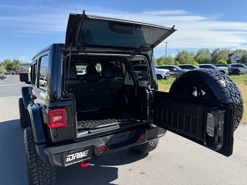 Used 2022 Jeep Wrangler Unlimited Rubicon w/ LED Lighting Group AWD/4WD image 13
