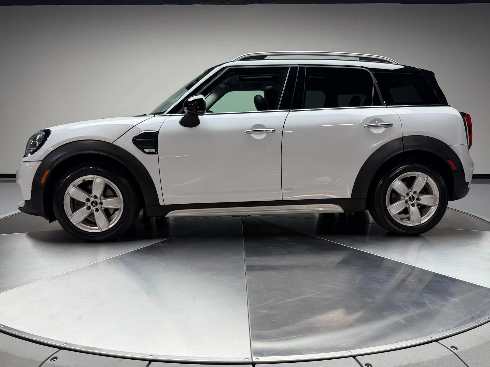 Used 2018 MINI Cooper Countryman FWD image 4