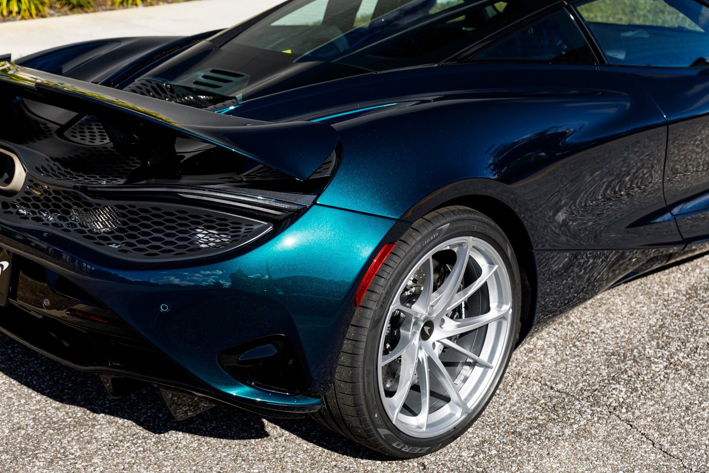 New 2026 McLaren 750S image 12