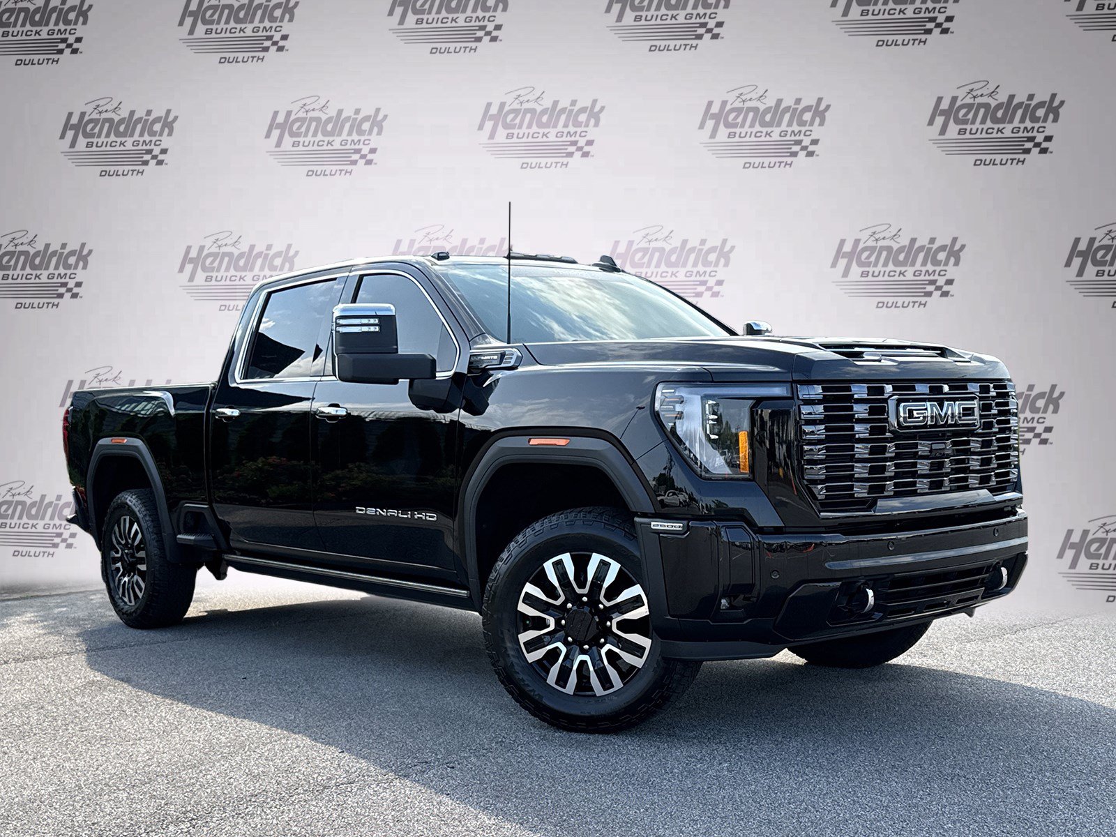 Used 2025 GMC Sierra 2500 Denali Ultimate AWD/4WD image 2