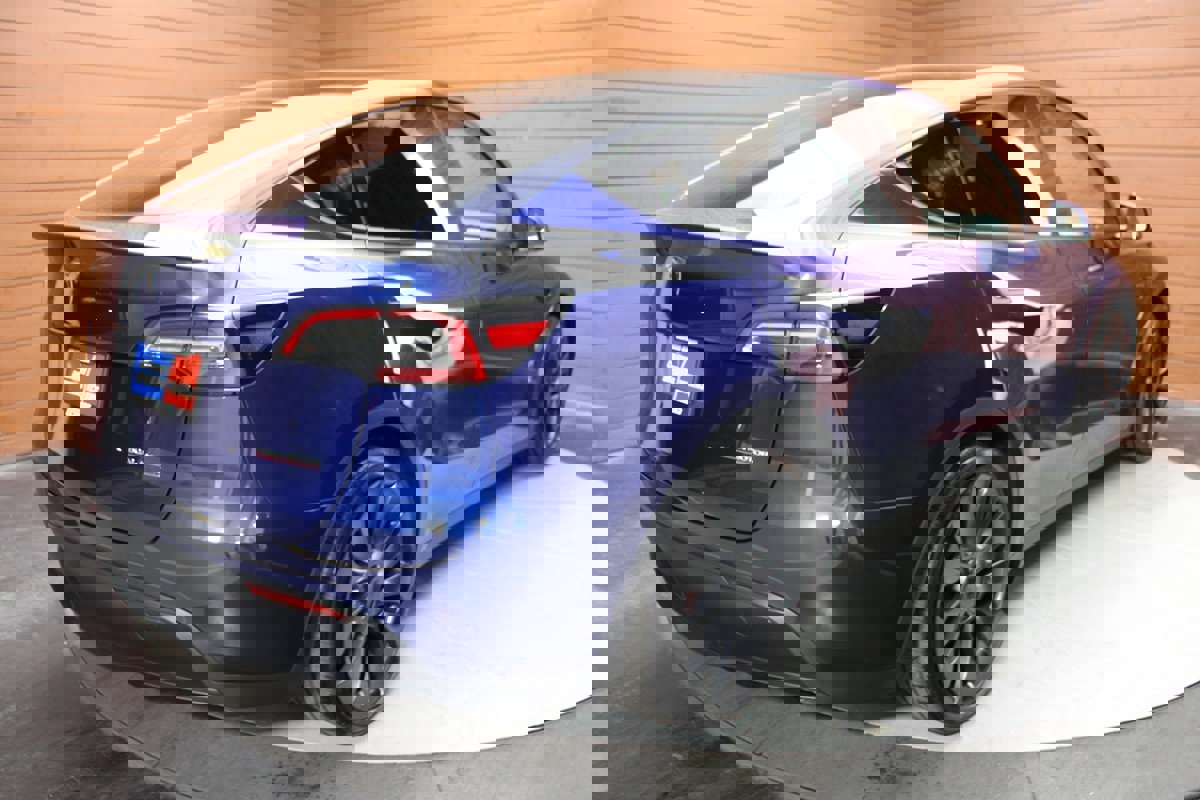 Used 2024 Tesla Model Y Performance image 17