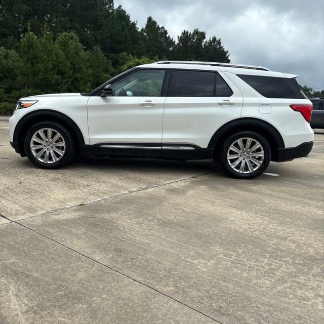 Used 2023 Ford Explorer Limited w/ Limited Technology Package RWD image 2