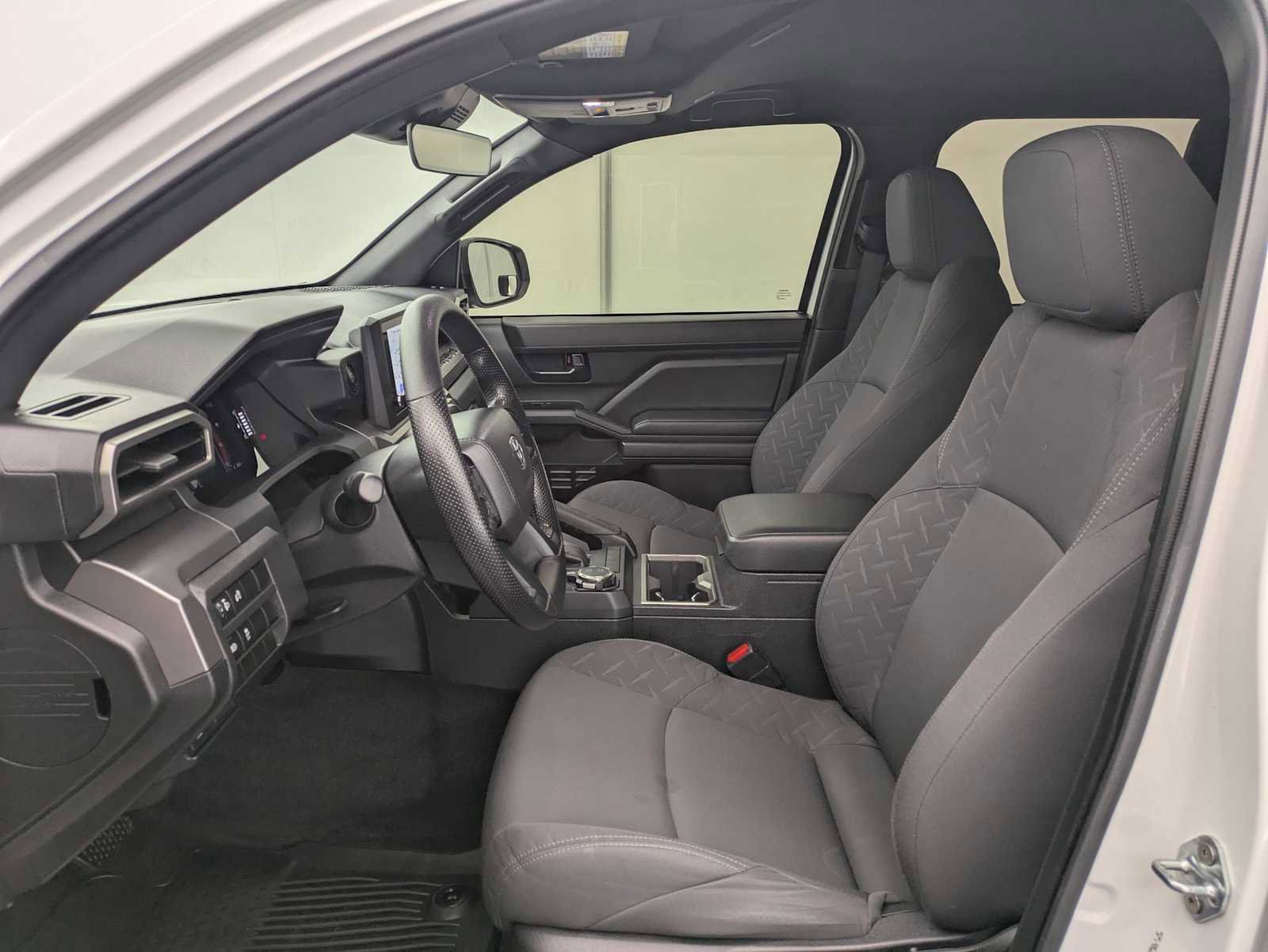 Used 2024 Toyota Tacoma SR5 AWD/4WD image 17