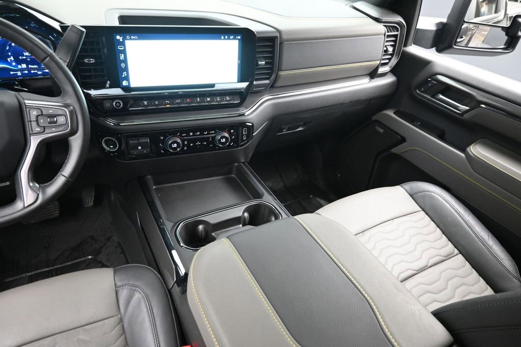 Used 2024 Chevrolet Silverado 2500 ZR2 w/ Technology Package AWD/4WD image 12