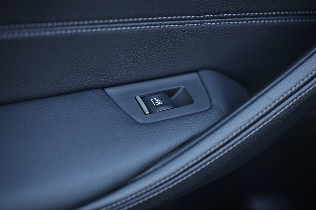 Used 2020 BMW 540i xDrive w/ Premium Package image 24