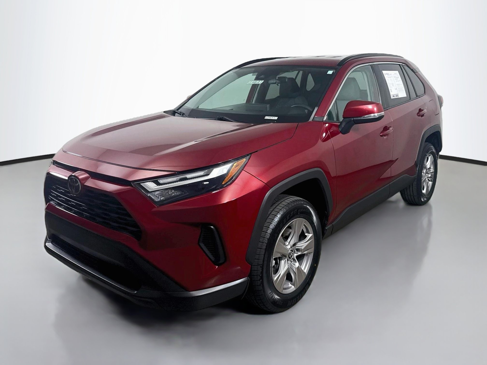 Used 2022 Toyota RAV4 XLE FWD image 3