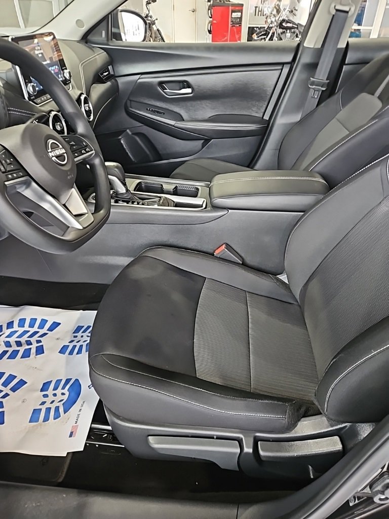 Used 2025 Nissan Sentra SV image 27
