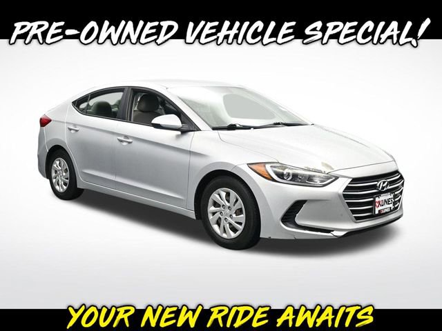 Used 2017 Hyundai Elantra SE image 1