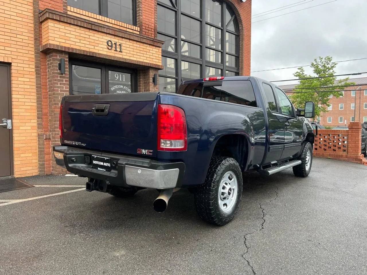 Used 2011 GMC Sierra 2500 SLT AWD/4WD image 11