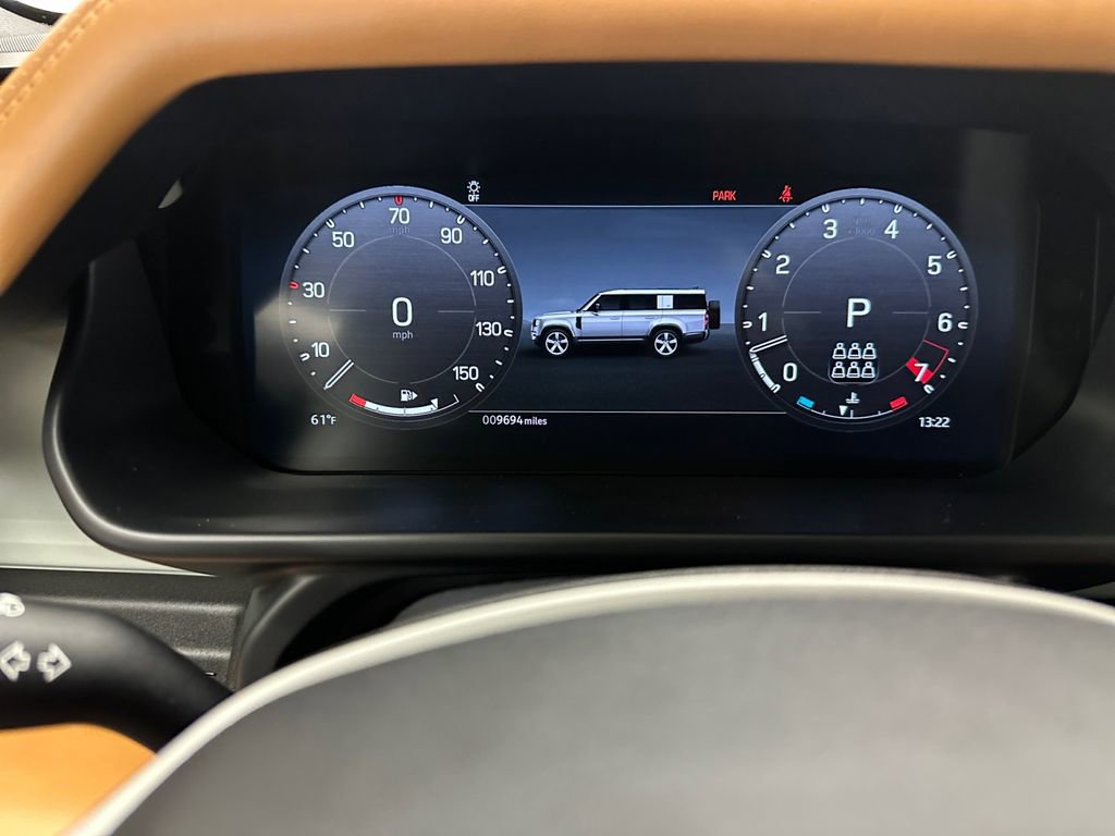 Used 2023 Land Rover Defender 130 SE image 24