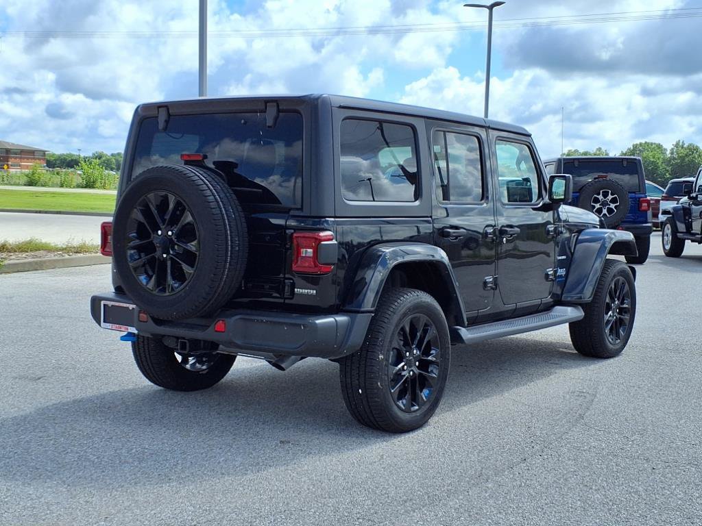 New 2023 Jeep Wrangler Unlimited Sahara w/ Cold Weather Group AWD/4WD video 2