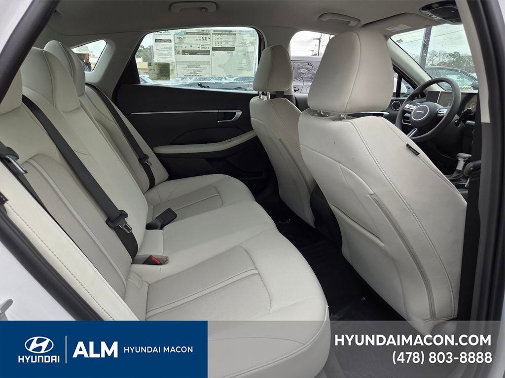 New 2025 Hyundai Sonata SE image 13