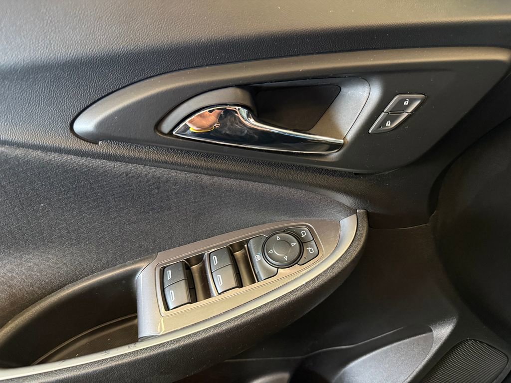 Used 2018 Chevrolet Malibu LS FWD image 18