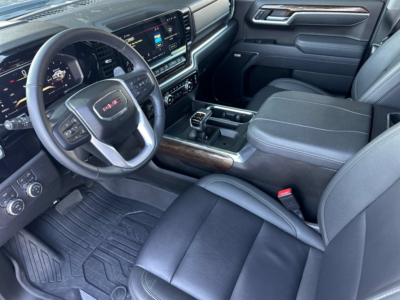 Used 2026 GMC Sierra 1500 Elevation w/ Elevation Premium Package AWD/4WD image 10