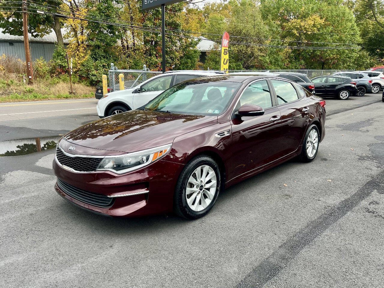 Used 2017 Kia Optima LX FWD image 1