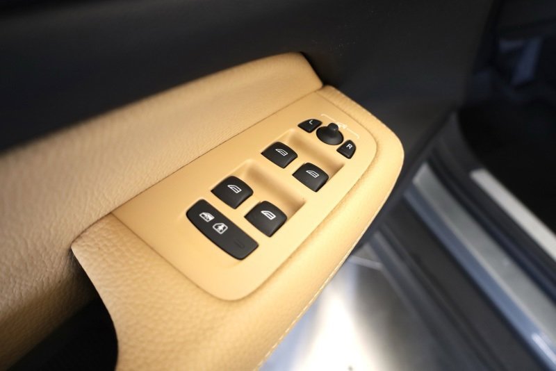 Used 2020 Volvo V60 T5 Cross Country w/ Protection Package Premier image 10