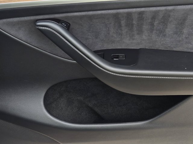 Used 2023 Tesla Model Y Long Range AWD/4WD image 8