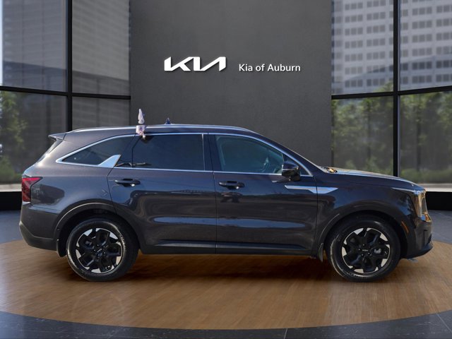 Used 2025 Kia Sorento S w/ Panoramic Sunroof Package image 4